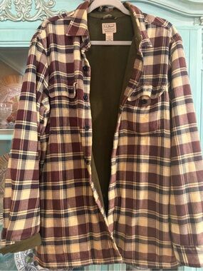 L.L. Bean Olive Green Sherpa-Lined Shirt Jacket with Plaid Hanger Loop. Size M